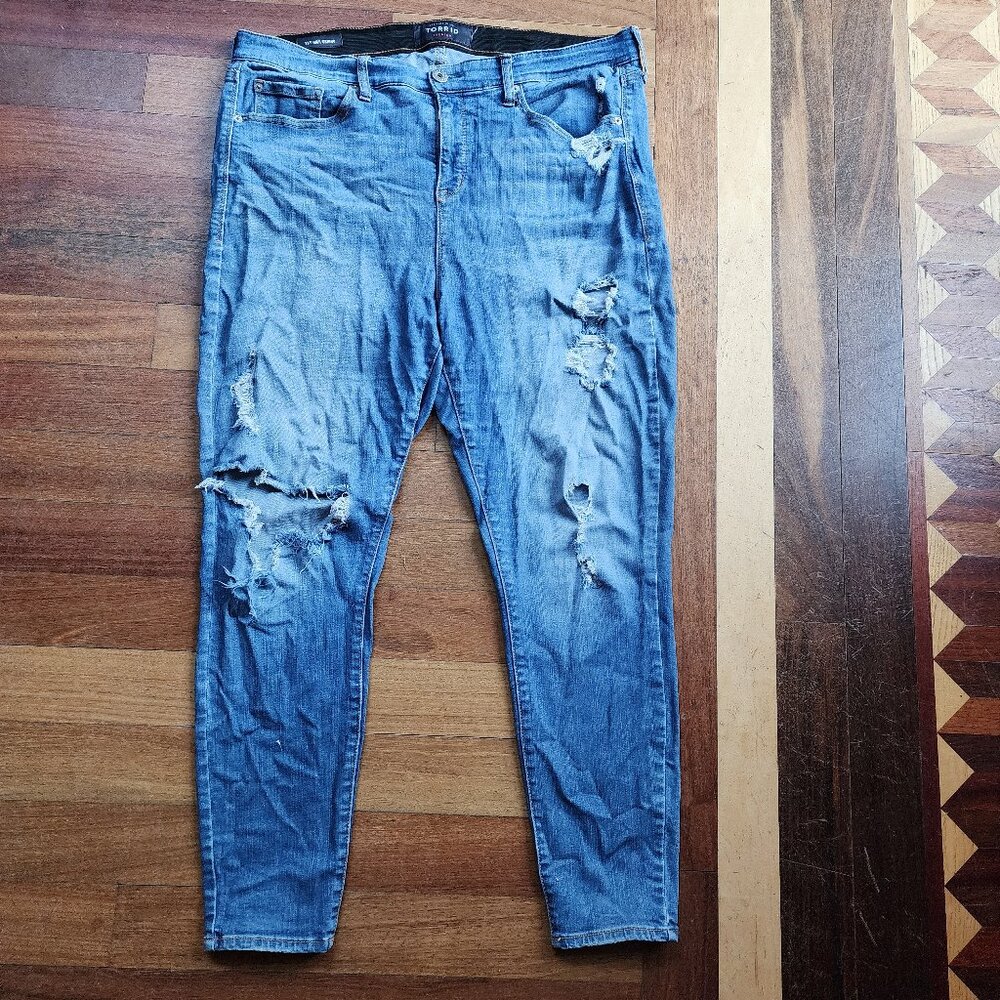 Torrid Sky High Skinny Ripped Jeans Size 18 - Picture 4 of 16